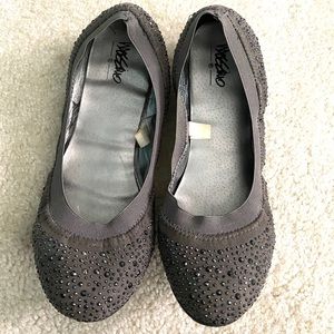 SPARKLY GREY FLATS